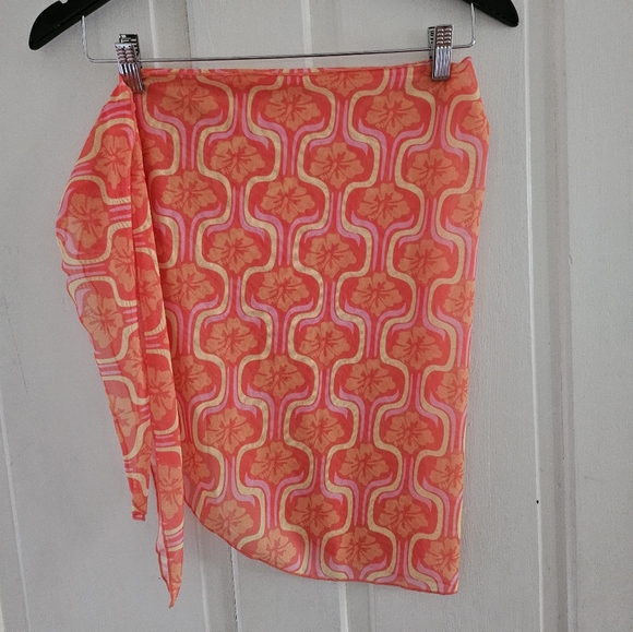 vibrant vintage inspired beach sarong - Picture 3 of 3